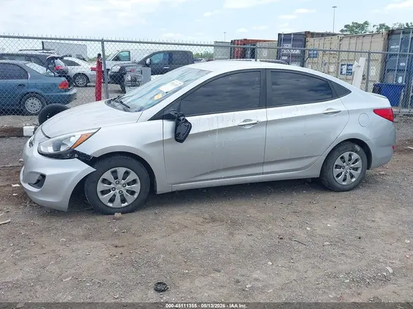 KMHCT4AE5GU090525 2016 HYUNDAI ACCENT - Image 2