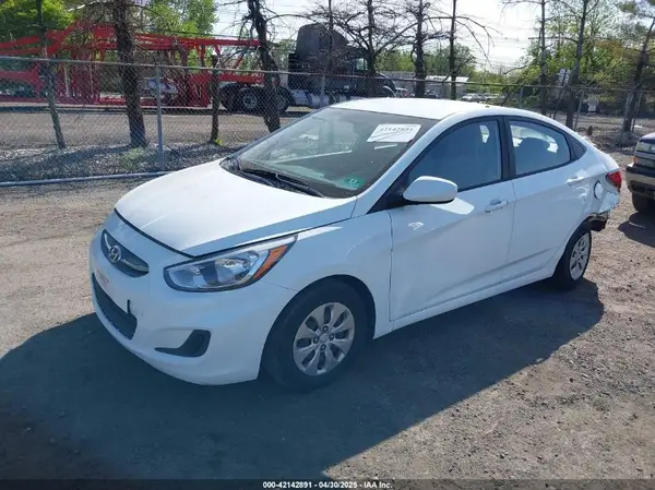 KMHCT4AE5GU107615 2016 HYUNDAI ACCENT - Image 2
