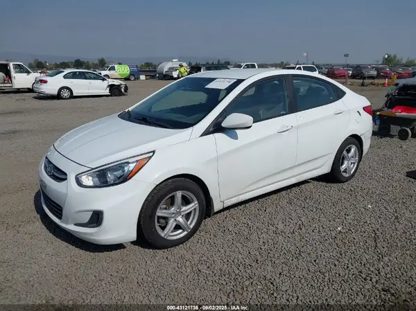 KMHCT4AE5GU114483 2016 HYUNDAI ACCENT - Image 2