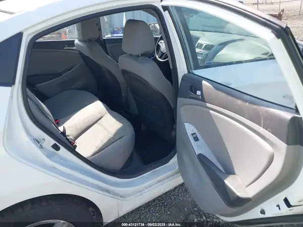 KMHCT4AE5GU114483 2016 HYUNDAI ACCENT - Image 8