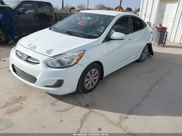 KMHCT4AE5GU951993 2016 HYUNDAI ACCENT - Image 2