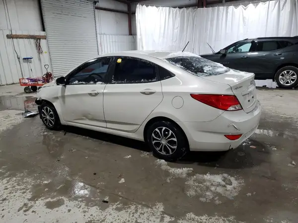 KMHCT4AE5HU183613 2017 HYUNDAI ACCENT - Image 2