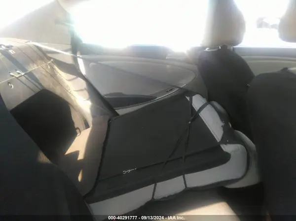 KMHCT4AE5HU186978 2017 HYUNDAI ACCENT - Image 8