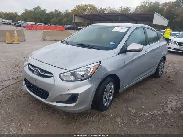 KMHCT4AE5HU187239 2017 HYUNDAI ACCENT - Image 2