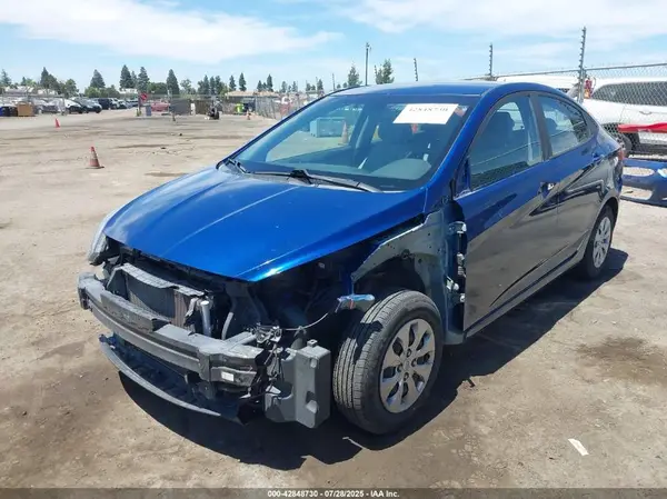 KMHCT4AE5HU196944 2017 HYUNDAI ACCENT - Image 2