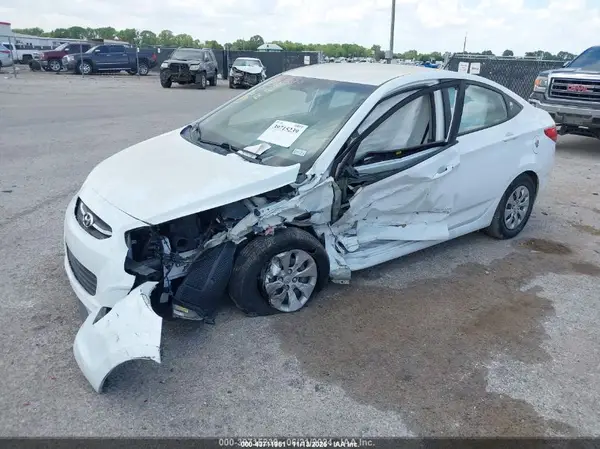 KMHCT4AE5HU199035 2017 HYUNDAI ACCENT - Image 2