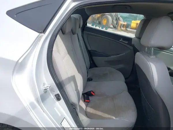KMHCT4AE5HU219610 2017 HYUNDAI ACCENT - Image 8