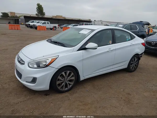 KMHCT4AE5HU225066 2017 HYUNDAI ACCENT - Image 2