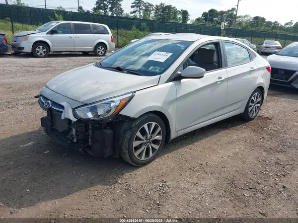 KMHCT4AE5HU262120 2017 HYUNDAI ACCENT - Image 2