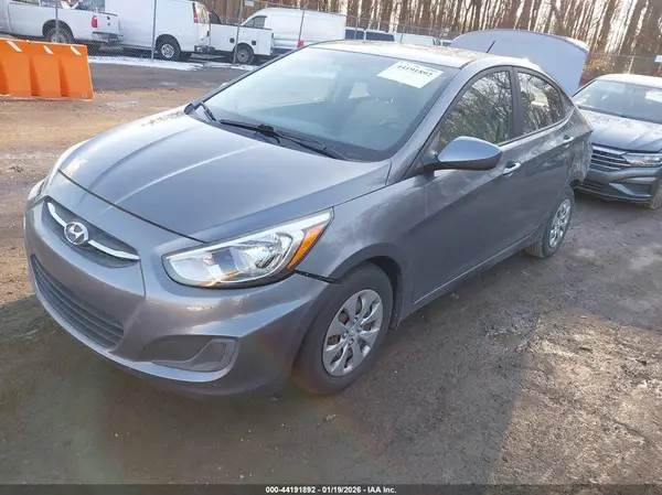 KMHCT4AE5HU266877 2017 HYUNDAI ACCENT - Image 2