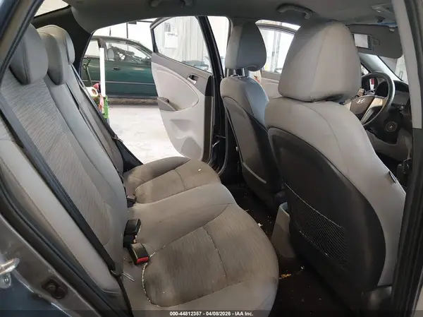 KMHCT4AE5HU267740 2017 HYUNDAI ACCENT - Image 8