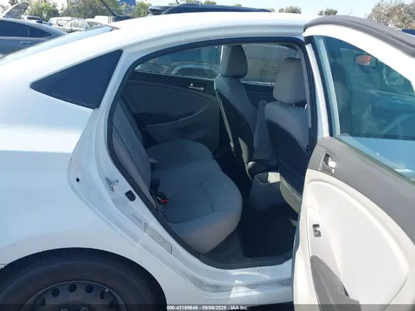 KMHCT4AE5HU278091 2017 HYUNDAI ACCENT - Image 8