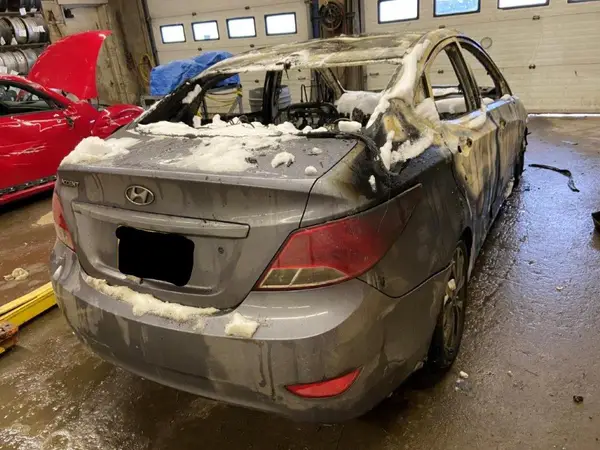 KMHCT4AE5HU294128 2017 HYUNDAI ACCENT - Image 2