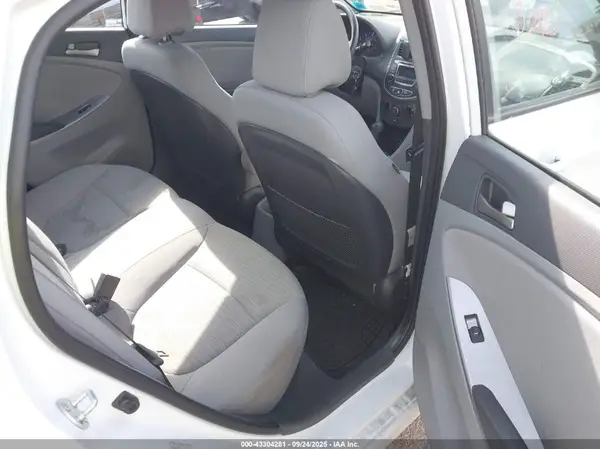 KMHCT4AE5HU294596 2017 HYUNDAI ACCENT - Image 8