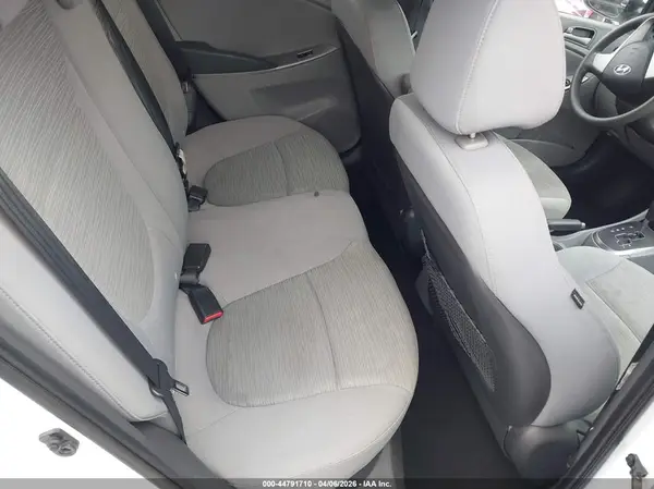 KMHCT4AE5HU310747 2017 HYUNDAI ACCENT - Image 8