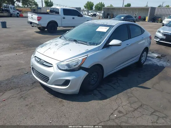 KMHCT4AE5HU312983 2017 HYUNDAI ACCENT - Image 2