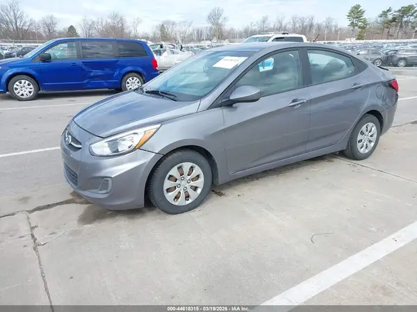 KMHCT4AE5HU317858 2017 HYUNDAI ACCENT - Image 2