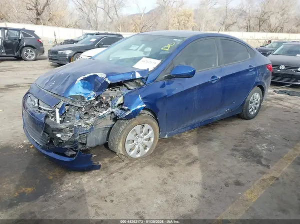 KMHCT4AE5HU318203 2017 HYUNDAI ACCENT - Image 2