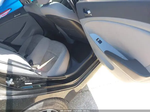KMHCT4AE5HU320727 2017 HYUNDAI ACCENT - Image 8