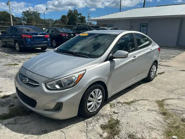KMHCT4AE5HU333302 2017 HYUNDAI ACCENT - Image 2