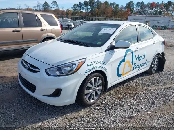 KMHCT4AE5HU334823 2017 HYUNDAI ACCENT - Image 2