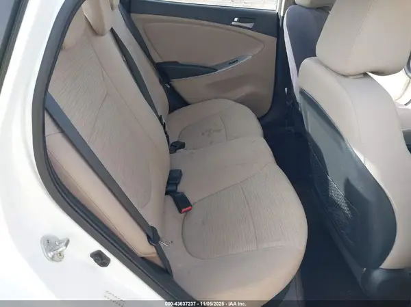 KMHCT4AE5HU334823 2017 HYUNDAI ACCENT - Image 8