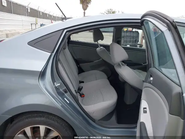 KMHCT4AE5HU356451 2017 HYUNDAI ACCENT - Image 8