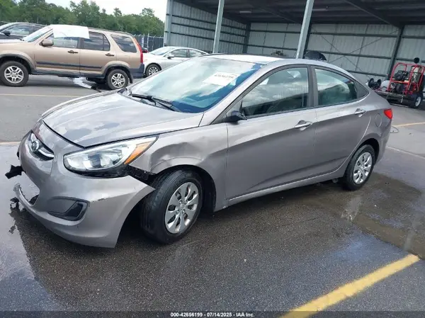 KMHCT4AE5HU369832 2017 HYUNDAI ACCENT - Image 2