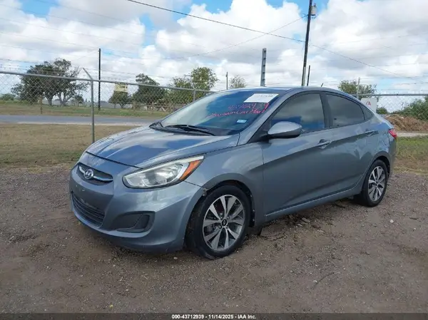 KMHCT4AE5HU379700 2017 HYUNDAI ACCENT - Image 2