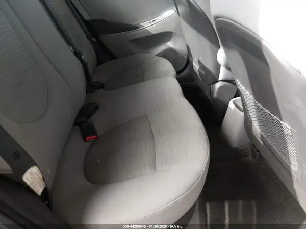 KMHCT4AE5HU380216 2017 HYUNDAI ACCENT - Image 8