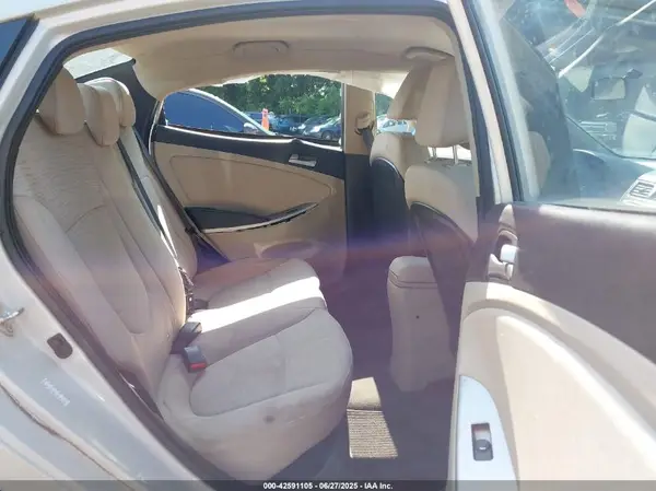 KMHCT4AE6GU044833 2016 HYUNDAI ACCENT - Image 8