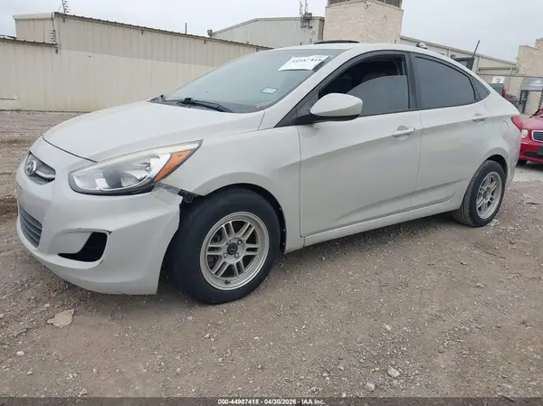 KMHCT4AE6GU075600 2016 HYUNDAI ACCENT - Image 2