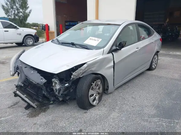 KMHCT4AE6HU215615 2017 HYUNDAI ACCENT - Image 2