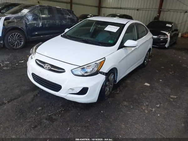 KMHCT4AE6HU223083 2017 HYUNDAI ACCENT - Image 2