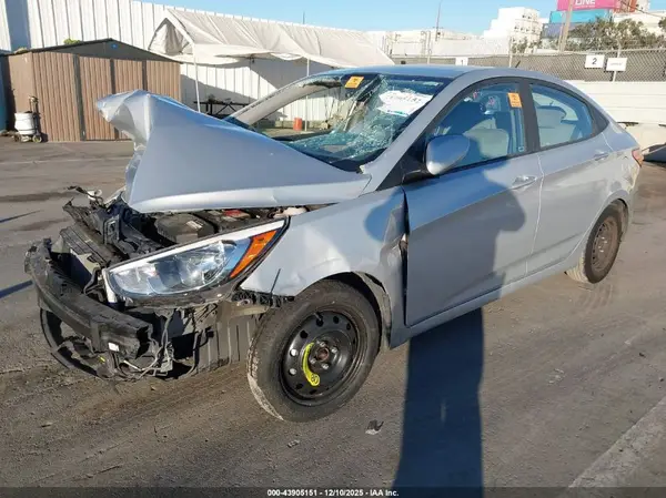 KMHCT4AE6HU225254 2017 HYUNDAI ACCENT - Image 2