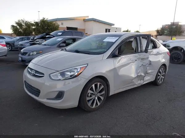 KMHCT4AE6HU251885 2017 HYUNDAI ACCENT - Image 2