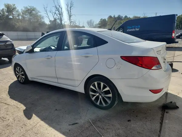 KMHCT4AE6HU252910 2017 HYUNDAI ACCENT - Image 2