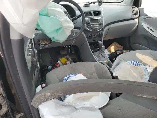 KMHCT4AE6HU268766 2017 HYUNDAI ACCENT - Image 8