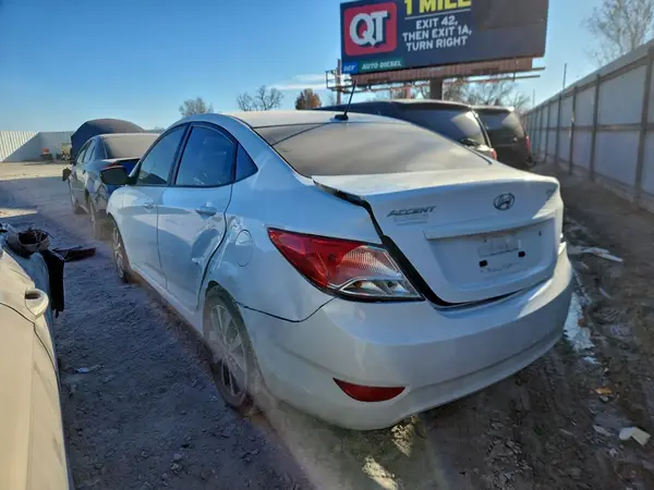 KMHCT4AE6HU270209 2017 HYUNDAI ACCENT - Image 2