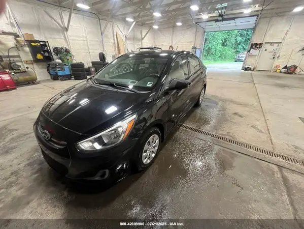 KMHCT4AE6HU275801 2017 HYUNDAI ACCENT - Image 2
