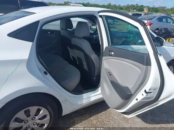 KMHCT4AE6HU278066 2017 HYUNDAI ACCENT - Image 8