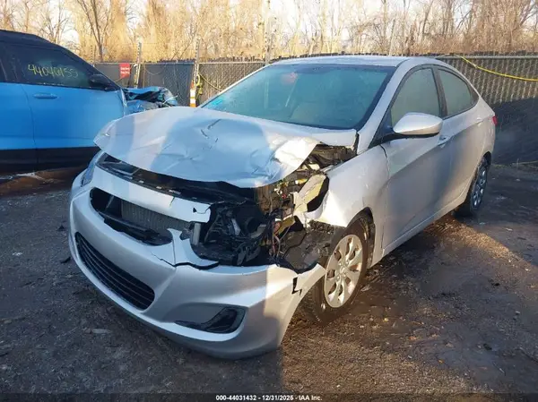 KMHCT4AE6HU291061 2017 HYUNDAI ACCENT - Image 2