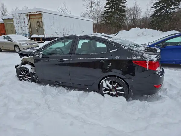 KMHCT4AE6HU301913 2017 HYUNDAI ACCENT - Image 2