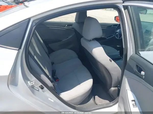 KMHCT4AE6HU318694 2017 HYUNDAI ACCENT - Image 8