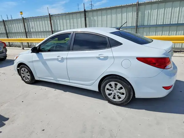 KMHCT4AE6HU321241 2017 HYUNDAI ACCENT - Image 2