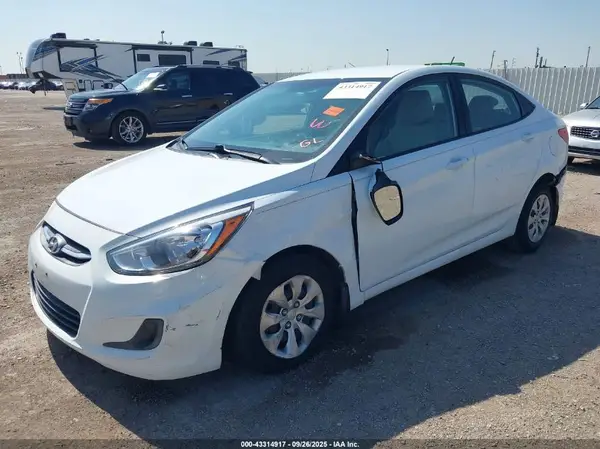 KMHCT4AE6HU321272 2017 HYUNDAI ACCENT - Image 2