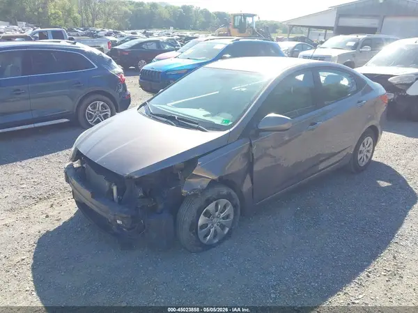 KMHCT4AE6HU368303 2017 HYUNDAI ACCENT - Image 2