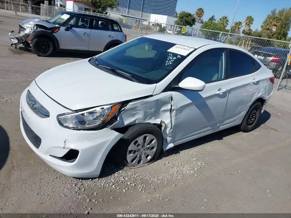 KMHCT4AE6HU371153 2017 HYUNDAI ACCENT - Image 2