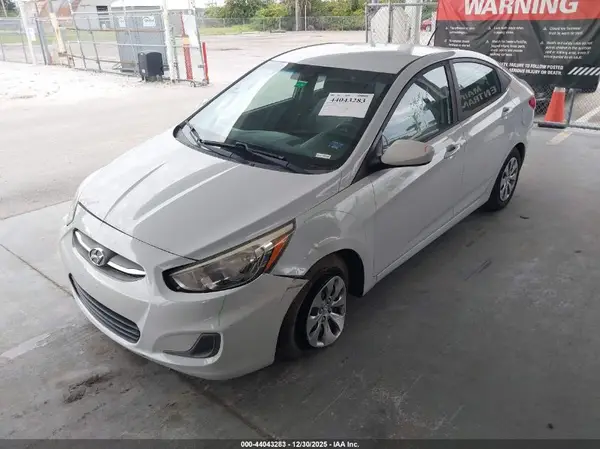 KMHCT4AE6HU375686 2017 HYUNDAI ACCENT - Image 2