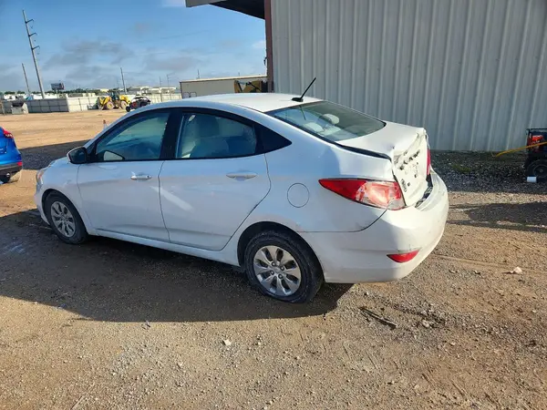 KMHCT4AE6HU380676 2017 HYUNDAI ACCENT - Image 2